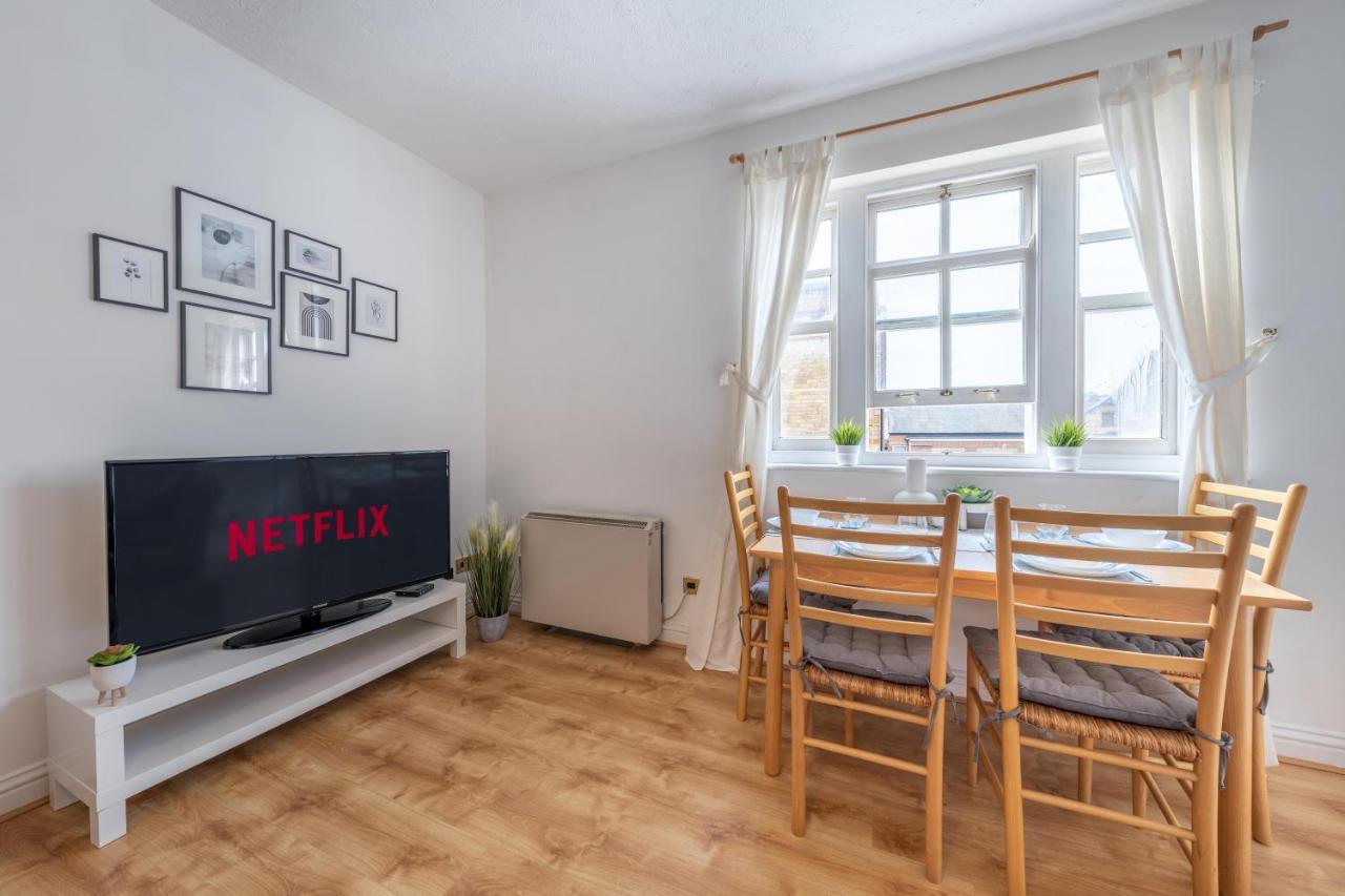 Stansted Airport & Bishops Stortford Town Centre Professional Apartment Bishop's Stortford Exterior foto